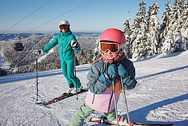 Skifahren mit Familie am Hochficht © Hochficht Bergbahnen Stefan Mayerhofer