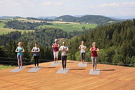 Yogagruppe ©Kleebauerhof Retreat Center